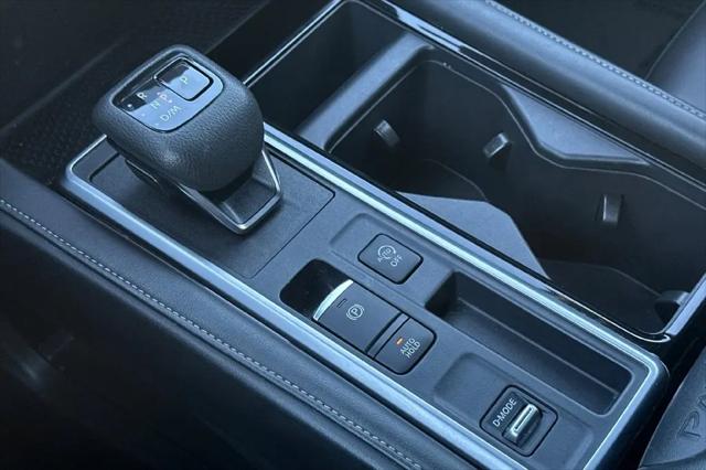 2025 Nissan Pathfinder SL FWD