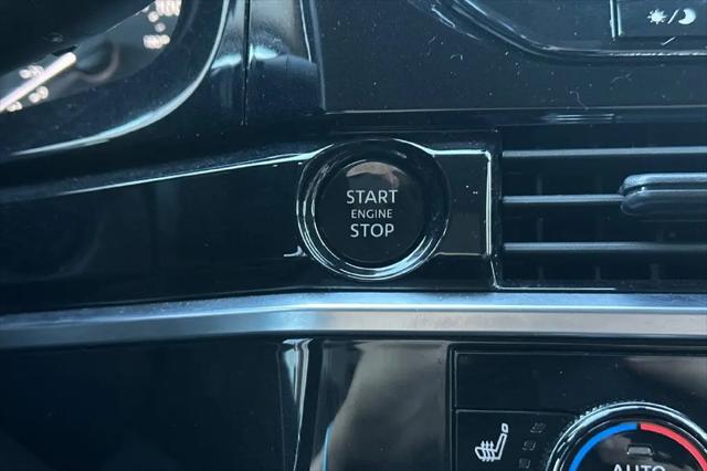 2025 Nissan Pathfinder SL FWD