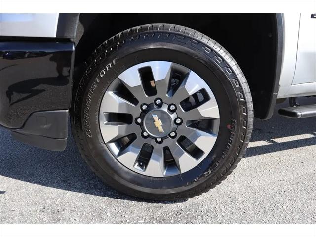 2021 Chevrolet Silverado 2500HD 4WD Crew Cab Standard Bed Custom
