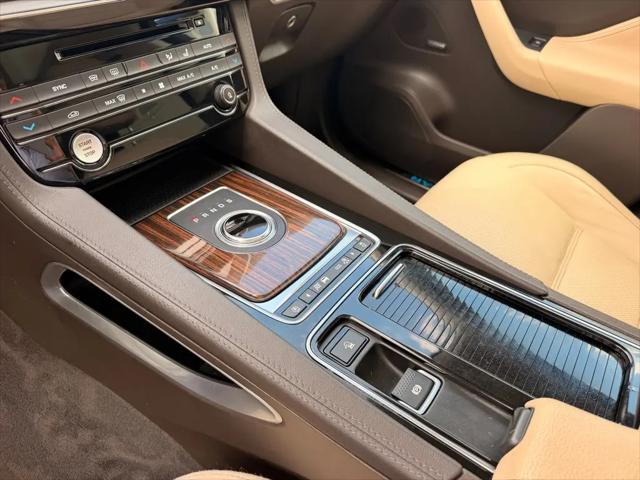 2019 Jaguar F-PACE 25t Prestige