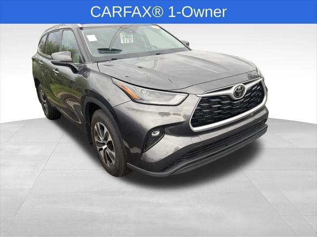 2022 Toyota Highlander XLE for sale in Janesville, WI