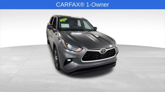 2022 Toyota Highlander XLE for sale in Janesville, WI