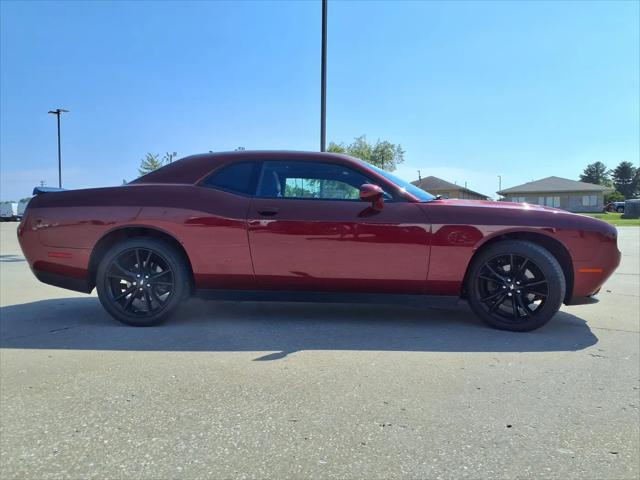 2017 Dodge Challenger SXT Plus