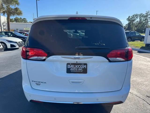 2017 Chrysler Pacifica Touring-L