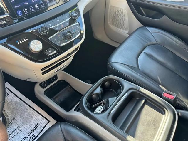 2017 Chrysler Pacifica Touring-L