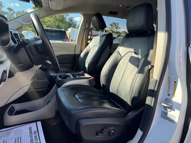 2017 Chrysler Pacifica Touring-L