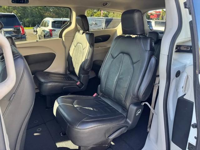 2017 Chrysler Pacifica Touring-L