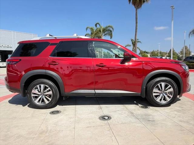 2023 Nissan Pathfinder SL FWD