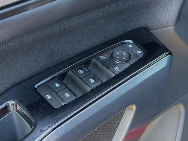 2023 Nissan Pathfinder SL FWD