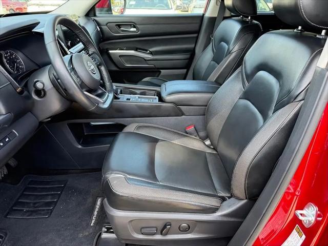 2023 Nissan Pathfinder SL FWD
