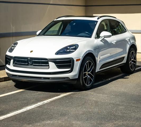 2023 Porsche Macan T for sale in Commack, NY
