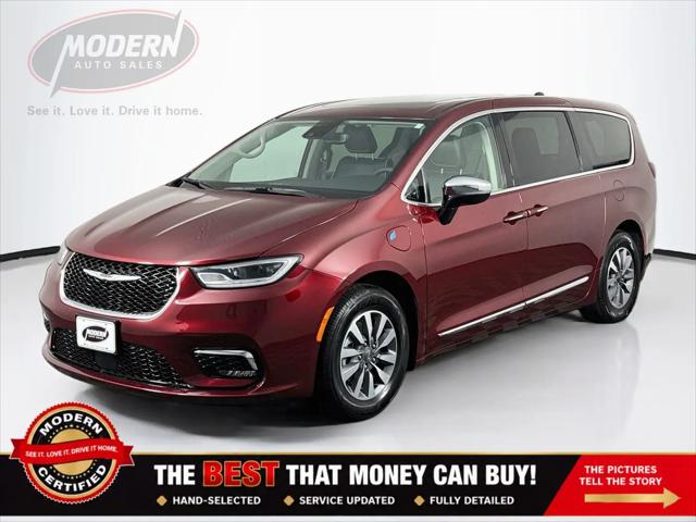 2023 Chrysler Pacifica Hybrid Limited for sale in Tyngsboro, MA