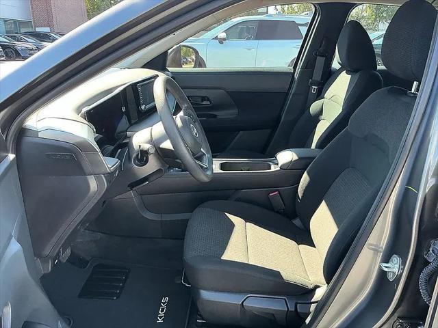2025 Nissan Kicks S FWD