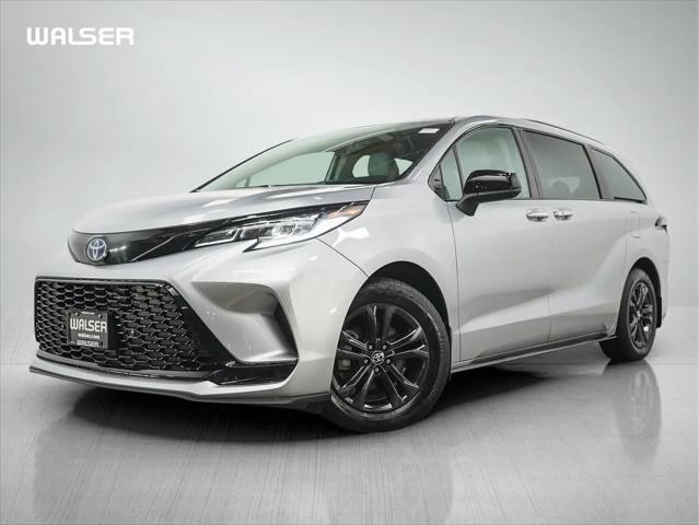 2025 Toyota Sienna XSE 7-Passenger for sale in Burnsville, MN
