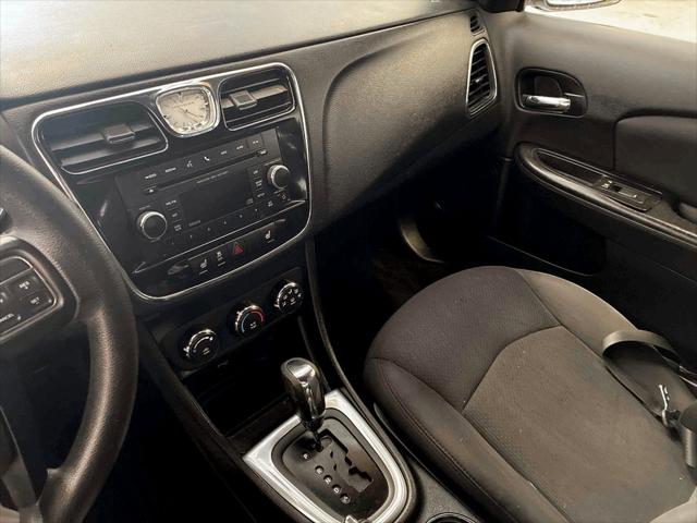 2013 Chrysler 200 LX