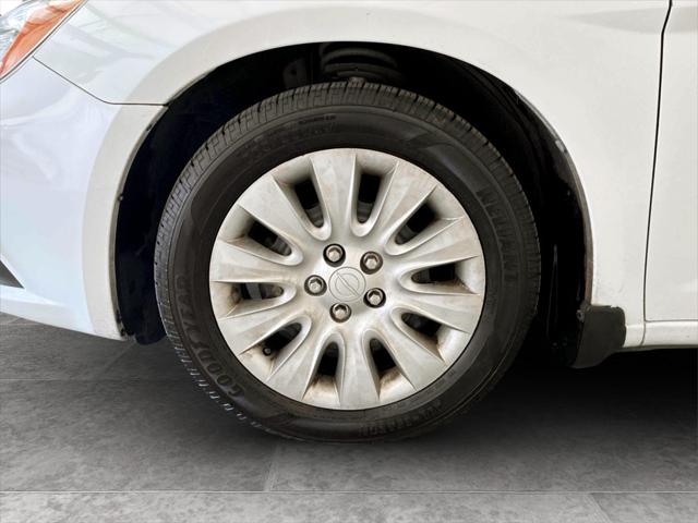 2013 Chrysler 200 LX