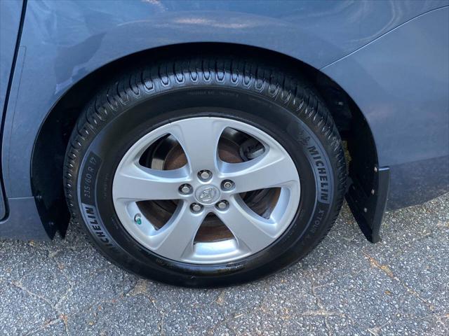 2013 Toyota Sienna LE V6 8 Passenger