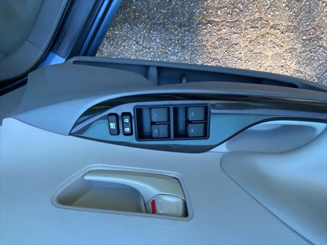 2013 Toyota Sienna LE V6 8 Passenger