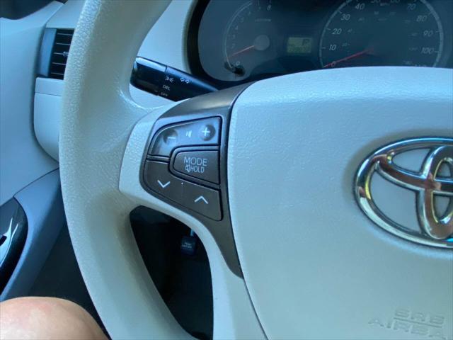 2013 Toyota Sienna LE V6 8 Passenger