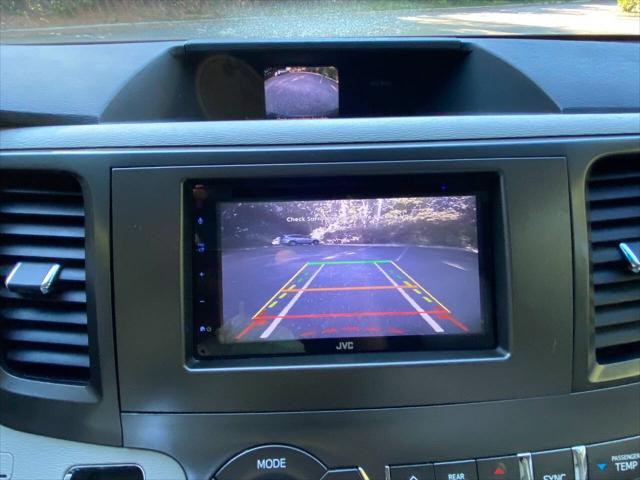 2013 Toyota Sienna LE V6 8 Passenger