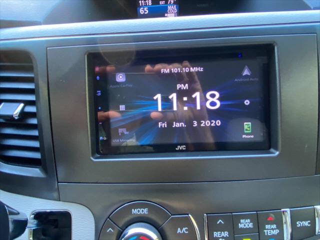 2013 Toyota Sienna LE V6 8 Passenger