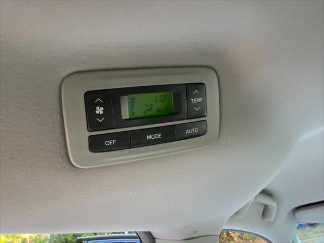 2013 Toyota Sienna LE V6 8 Passenger