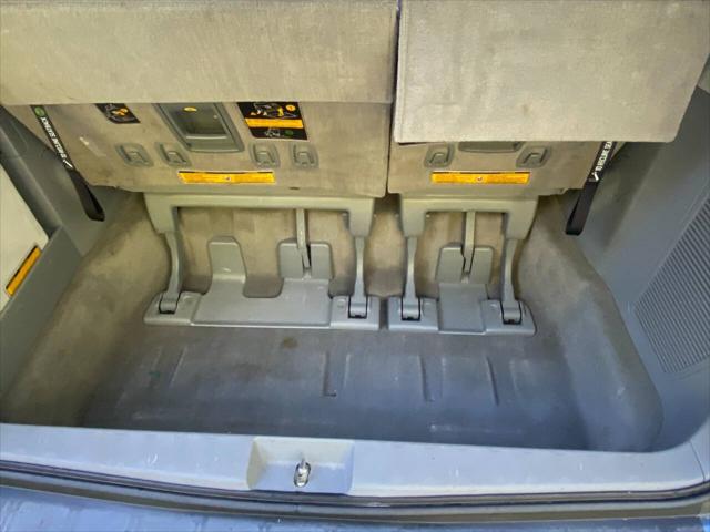 2013 Toyota Sienna LE V6 8 Passenger