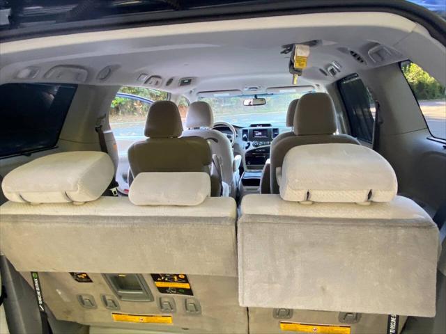 2013 Toyota Sienna LE V6 8 Passenger