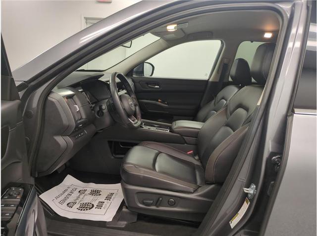 2025 Nissan Pathfinder SL FWD