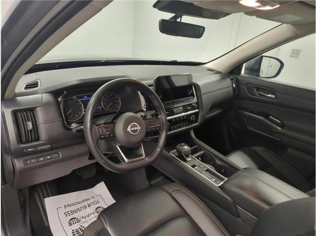 2025 Nissan Pathfinder SL FWD