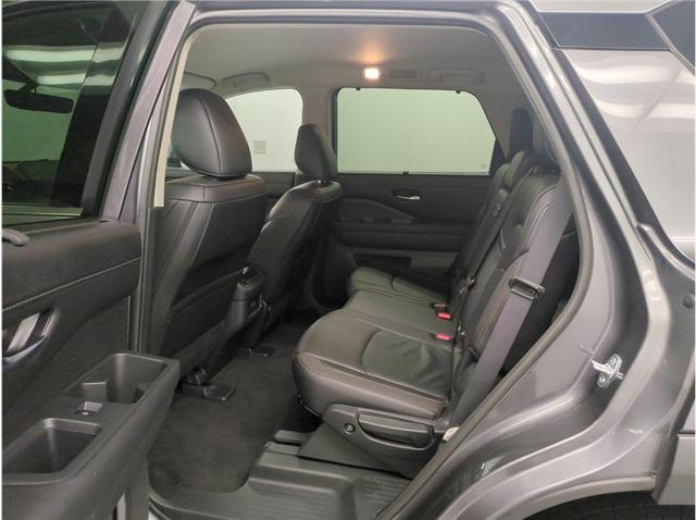 2025 Nissan Pathfinder SL FWD
