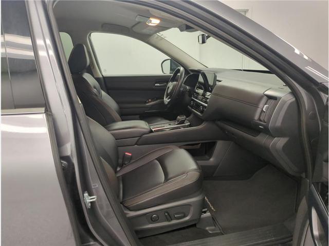 2025 Nissan Pathfinder SL FWD