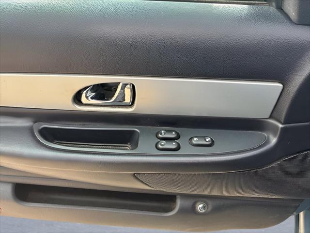 2005 Ford Thunderbird Base