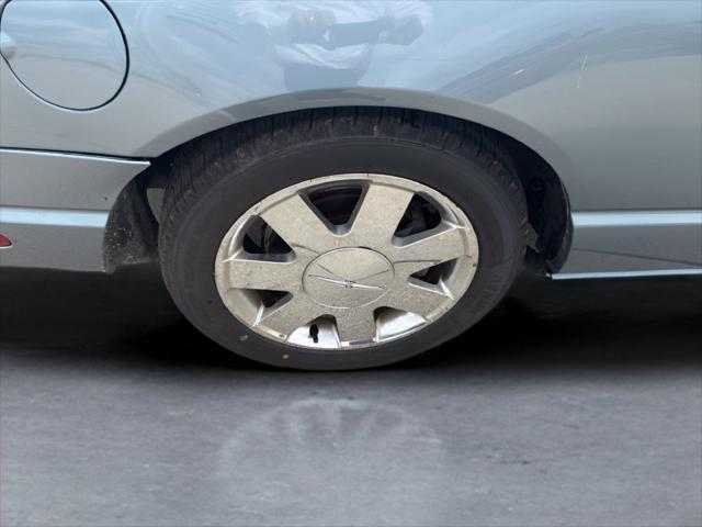 2005 Ford Thunderbird Base