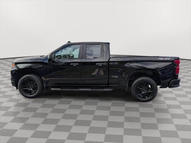 2024 Chevrolet Silverado 1500 4WD Double Cab Standard Bed Custom