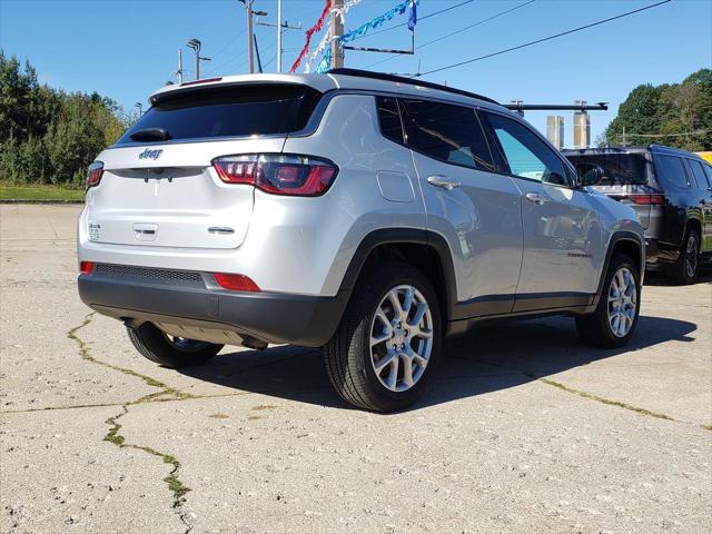 2024 Jeep Compass Latitude Lux FWD 2024 Jeep Compass Latitude Lux FWD