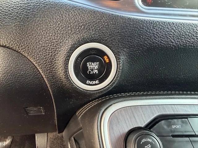 2015 Dodge Challenger SXT