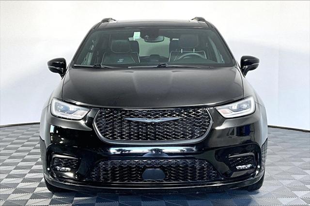 Used 2025 Chrysler Pacifica Limited For Sale in Olive Branch, MS