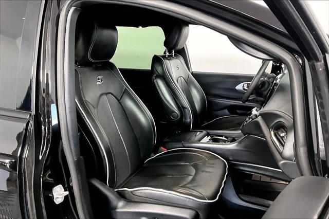 Used 2025 Chrysler Pacifica Limited For Sale in Olive Branch, MS