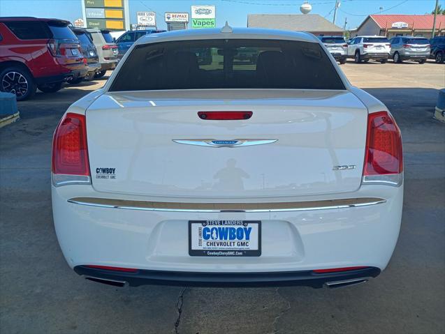 2023 Chrysler 300 Touring