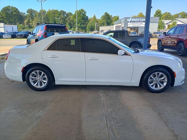 2023 Chrysler 300 Touring