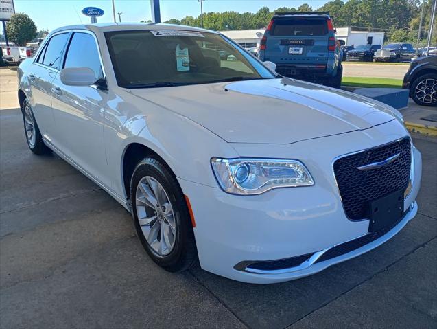 2023 Chrysler 300 Touring