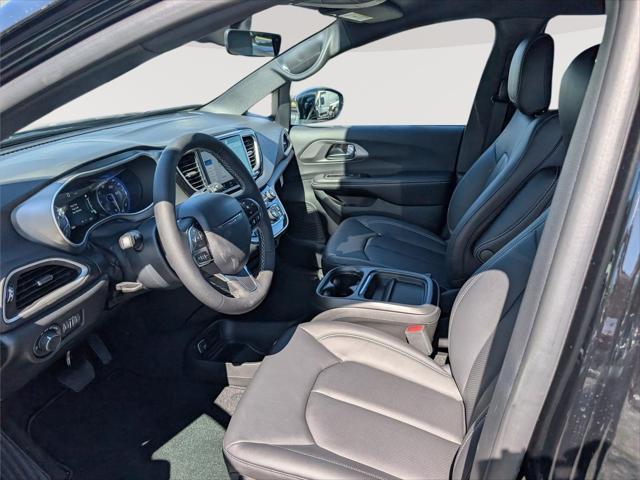 2027 Chrysler Pacifica LX
