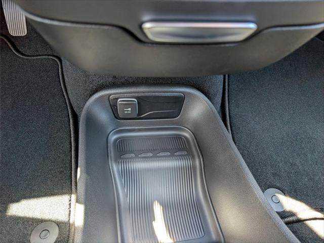 2027 Chrysler Pacifica LX