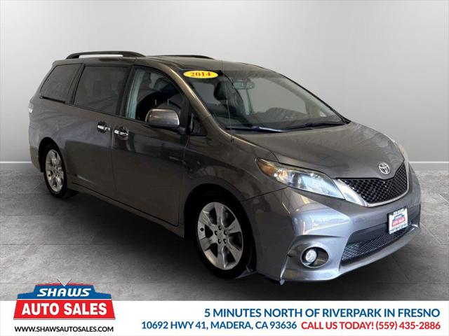 2014 Toyota Sienna SE 8 Passenger for sale in Madera, CA