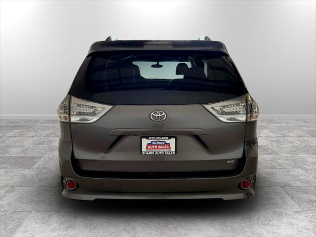 2014 Toyota Sienna SE 8 Passenger