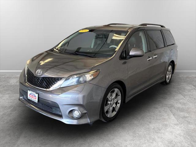 2014 Toyota Sienna SE 8 Passenger