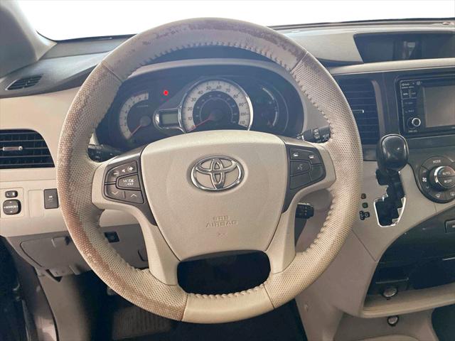 2014 Toyota Sienna SE 8 Passenger