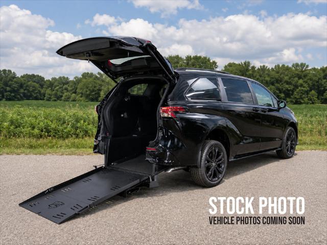 2026 Toyota Sienna LE for sale in Battle Creek, MI