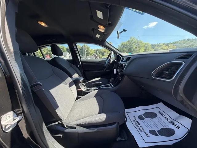 2014 Chrysler 200 LX